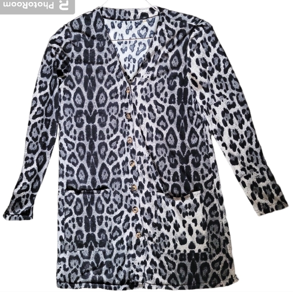 Black/Gray/White Button Front Top W Pockets - S - Picture 2 of 7